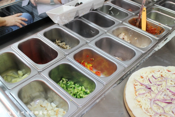 愛披薩 ipizza:隱藏版9宮格披薩每日限量/士林劍潭披薩『愛披薩 ipizza』超療癒巧克力香蕉棉花糖披薩/捷運劍潭站