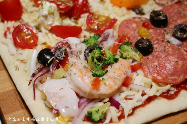 愛披薩 ipizza:隱藏版9宮格披薩每日限量/士林劍潭披薩『愛披薩 ipizza』超療癒巧克力香蕉棉花糖披薩/捷運劍潭站