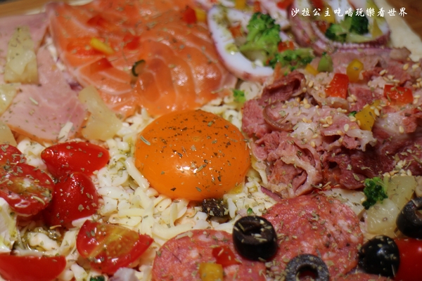 愛披薩 ipizza:隱藏版9宮格披薩每日限量/士林劍潭披薩『愛披薩 ipizza』超療癒巧克力香蕉棉花糖披薩/捷運劍潭站