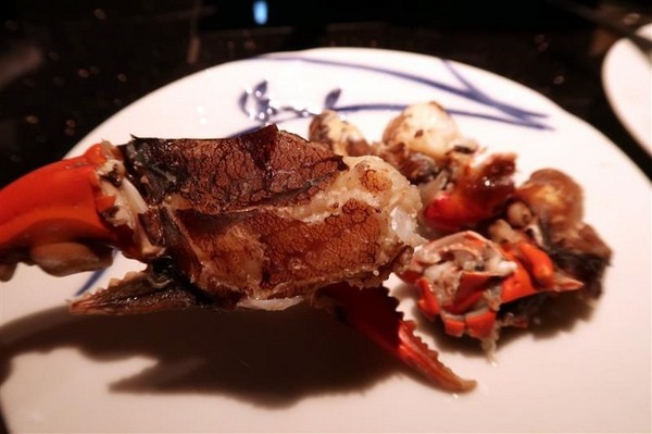 囍聚精緻鍋物：囍聚精緻鍋物 現勺鮭魚爆卵海膽飯 紅蟳免動手入口超豪華 2018台北生日必吃約會餐廳包廂推薦 !