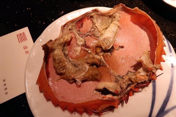 囍聚精緻鍋物：囍聚精緻鍋物 現勺鮭魚爆卵海膽飯 紅蟳免動手入口超豪華 2018台北生日必吃約會餐廳包廂推薦 !
