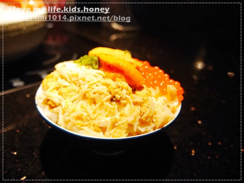 【國父紀念館站美食】囍聚精緻鍋物。滿出來的爆卵海膽飯 誇張度爆表。必食高檔海鮮火鍋