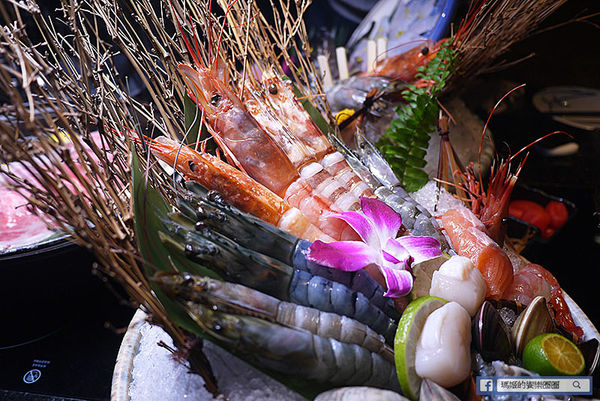 台北東區【囍聚精緻鍋物】鮮蝦大軍壓境V.S.嚐鮮紐約克和牛。台北精緻海鮮火鍋。無菜單料理火鍋。捷運國父紀念館火鍋