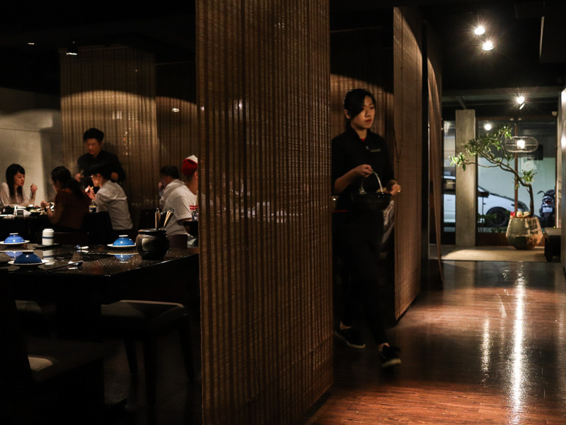 囍聚精緻鍋物，必吃爆卵海膽飯，超頂級新鮮活海鮮火鍋推薦 - Lexies Blog，寫食派