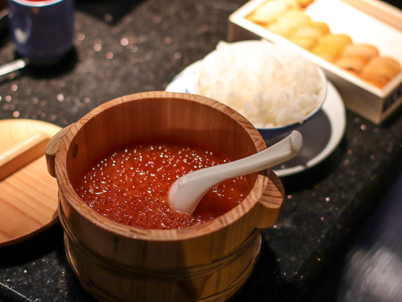 囍聚精緻鍋物，必吃爆卵海膽飯，超頂級新鮮活海鮮火鍋推薦 - Lexies Blog，寫食派