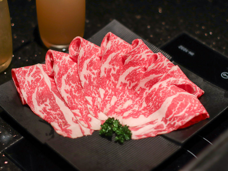 囍聚精緻鍋物，必吃爆卵海膽飯，超頂級新鮮活海鮮火鍋推薦 - Lexies Blog，寫食派