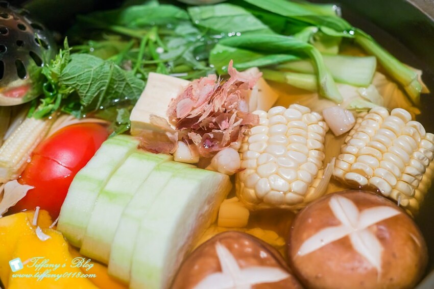 [台北火鍋]囍聚精緻鍋物/現流海鮮頂級食材環境清幽/近國父紀念館捷運站(附完整菜單)