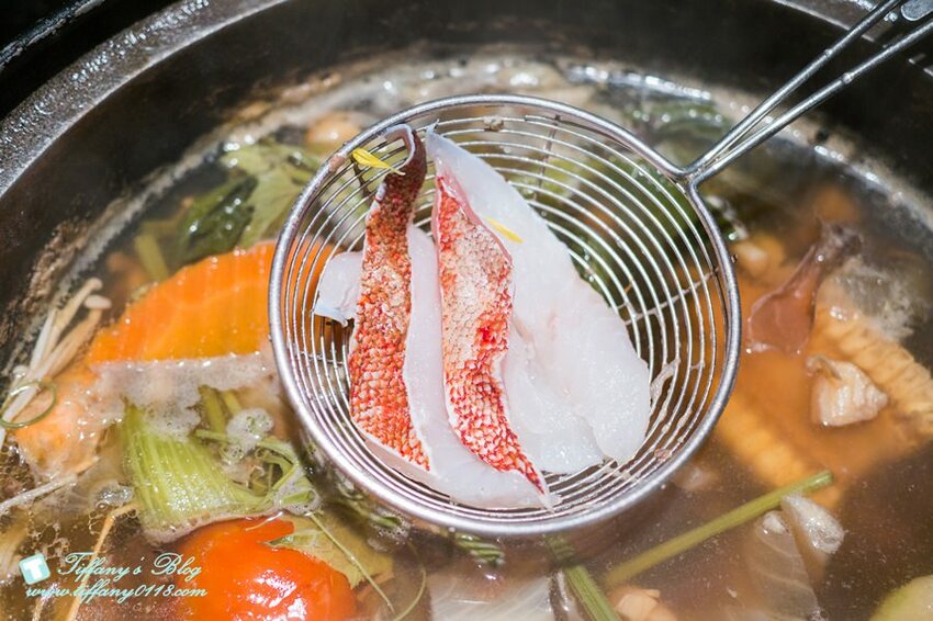 [台北火鍋]囍聚精緻鍋物/現流海鮮頂級食材環境清幽/近國父紀念館捷運站(附完整菜單)