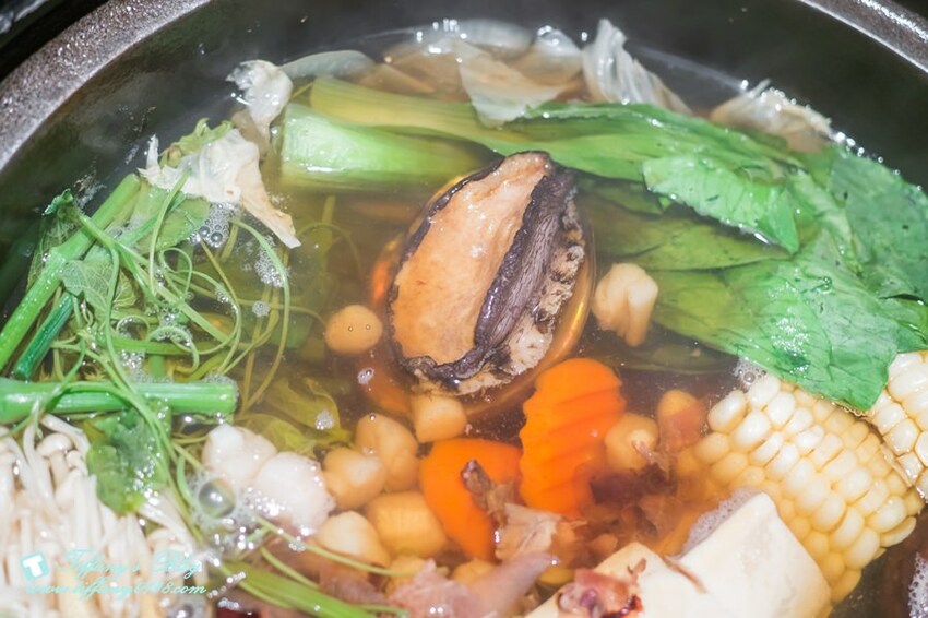 [台北火鍋]囍聚精緻鍋物/現流海鮮頂級食材環境清幽/近國父紀念館捷運站(附完整菜單)