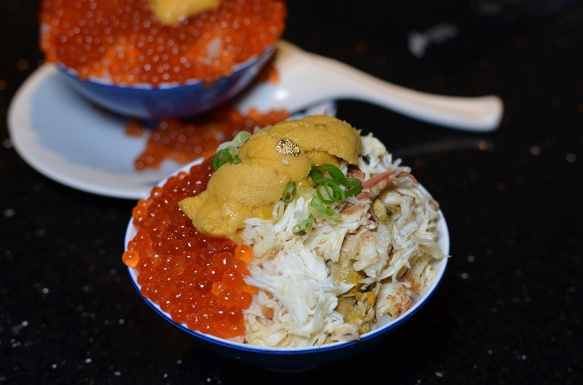 囍聚精緻鍋物，超浮誇的爆卵海膽蓋飯、新鮮海鮮鍋物
