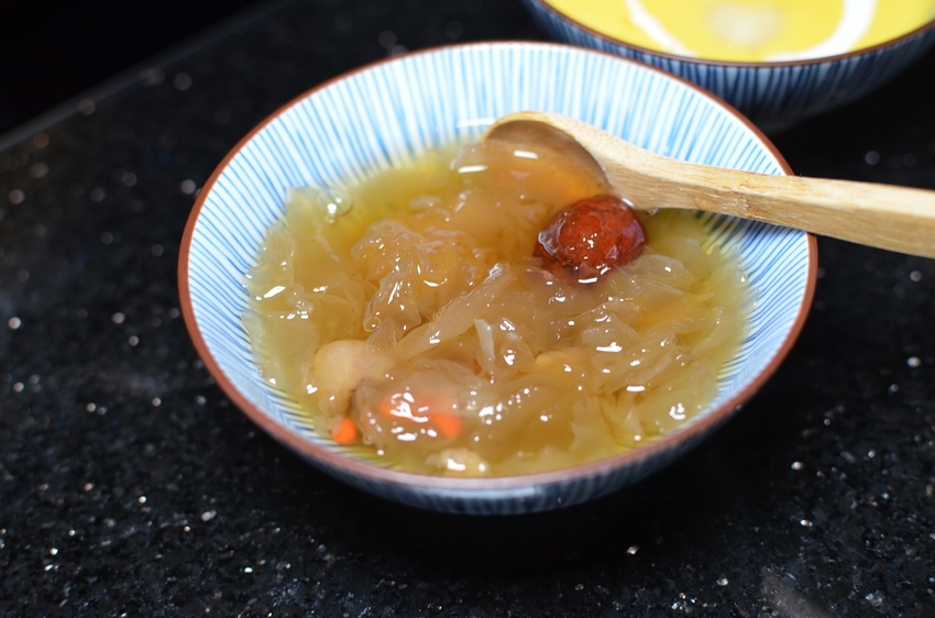 囍聚精緻鍋物，超浮誇的爆卵海膽蓋飯、新鮮海鮮鍋物