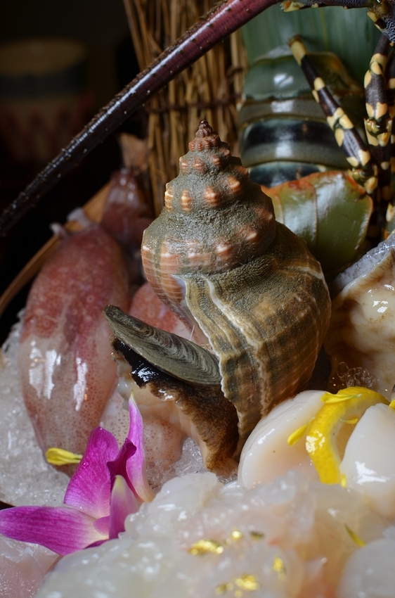 囍聚精緻鍋物，超浮誇的爆卵海膽蓋飯、新鮮海鮮鍋物