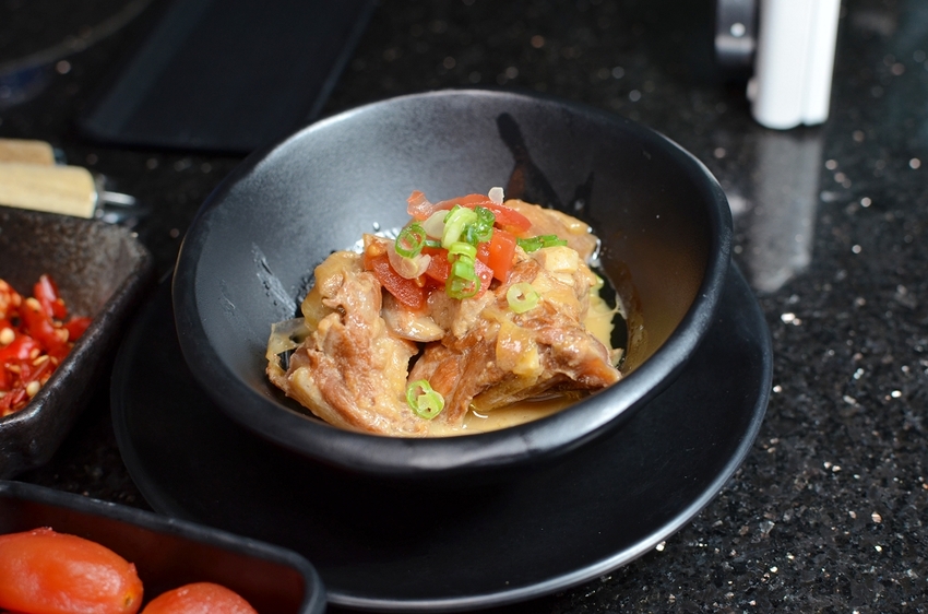 囍聚精緻鍋物，超浮誇的爆卵海膽蓋飯、新鮮海鮮鍋物