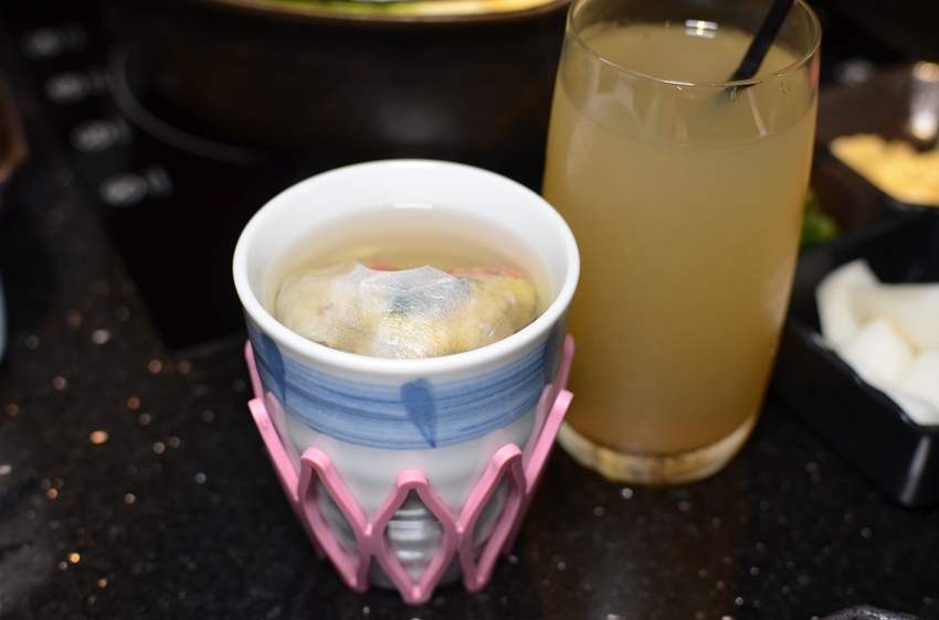 囍聚精緻鍋物，超浮誇的爆卵海膽蓋飯、新鮮海鮮鍋物