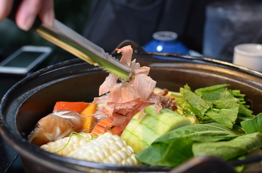 囍聚精緻鍋物，超浮誇的爆卵海膽蓋飯、新鮮海鮮鍋物