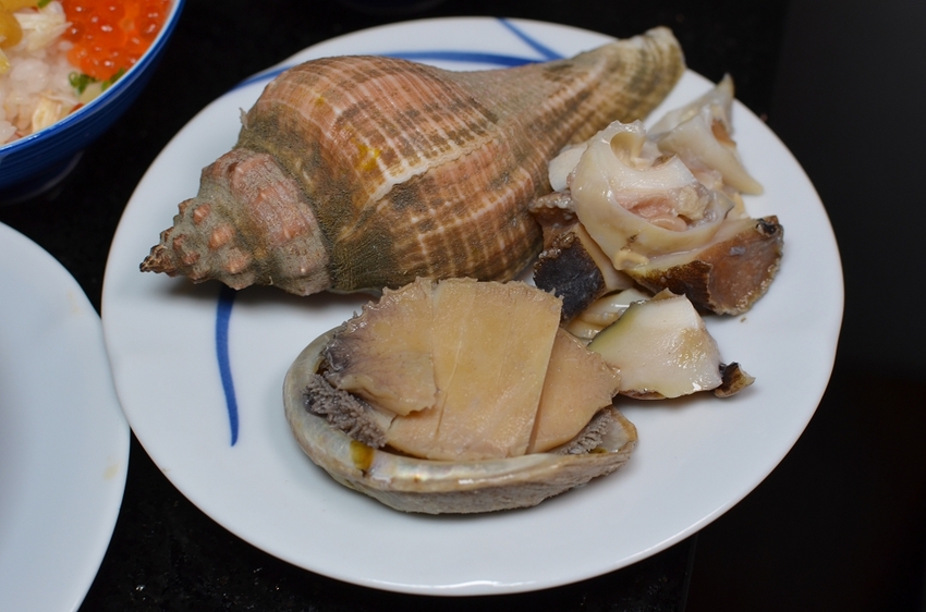 囍聚精緻鍋物，超浮誇的爆卵海膽蓋飯、新鮮海鮮鍋物