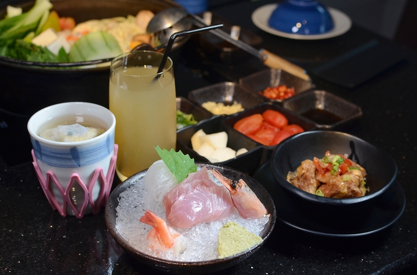 囍聚精緻鍋物，超浮誇的爆卵海膽蓋飯、新鮮海鮮鍋物