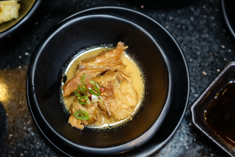 跳躍的宅男 - [台北國父捷運站美食]囍聚精緻鍋物-現流海鮮火鍋鮮美十足，滿滿海膽鮭魚卵蓋飯及黑松露雜炊更是讓人印象深刻 台北火鍋