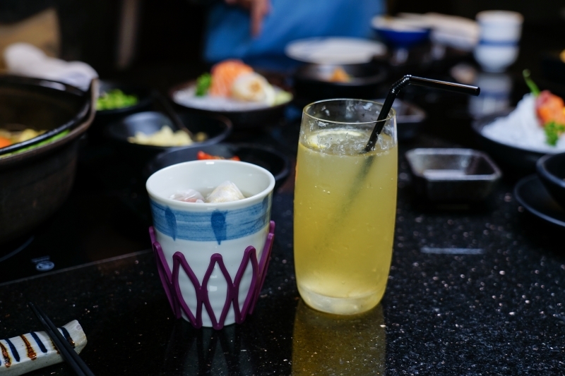 跳躍的宅男 - [台北國父捷運站美食]囍聚精緻鍋物-現流海鮮火鍋鮮美十足，滿滿海膽鮭魚卵蓋飯及黑松露雜炊更是讓人印象深刻 台北火鍋