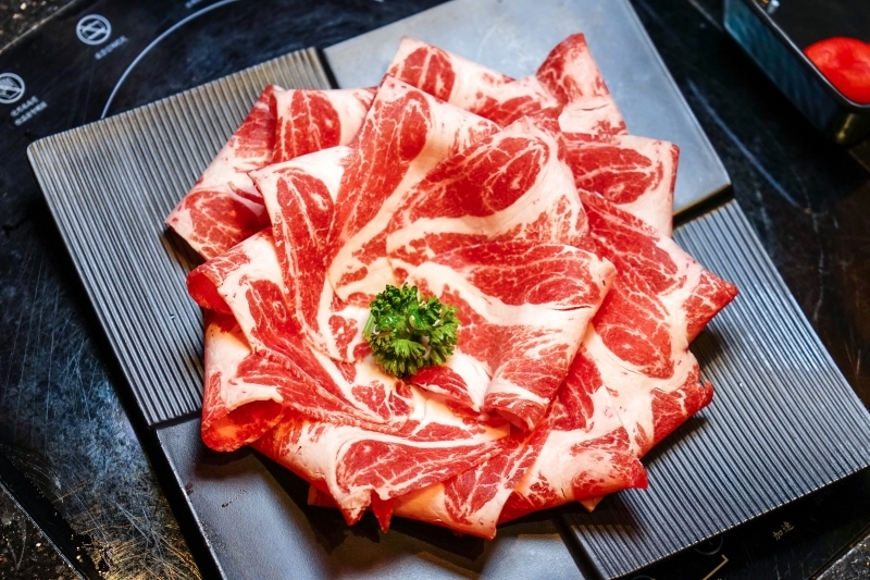 跳躍的宅男 - [台北國父捷運站美食]囍聚精緻鍋物-現流海鮮火鍋鮮美十足，滿滿海膽鮭魚卵蓋飯及黑松露雜炊更是讓人印象深刻 台北火鍋