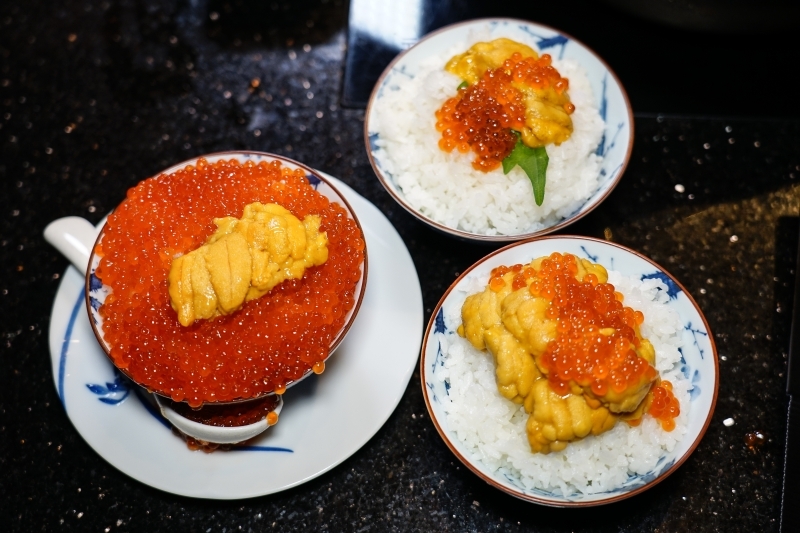 跳躍的宅男 - [台北國父捷運站美食]囍聚精緻鍋物-現流海鮮火鍋鮮美十足，滿滿海膽鮭魚卵蓋飯及黑松露雜炊更是讓人印象深刻 台北火鍋