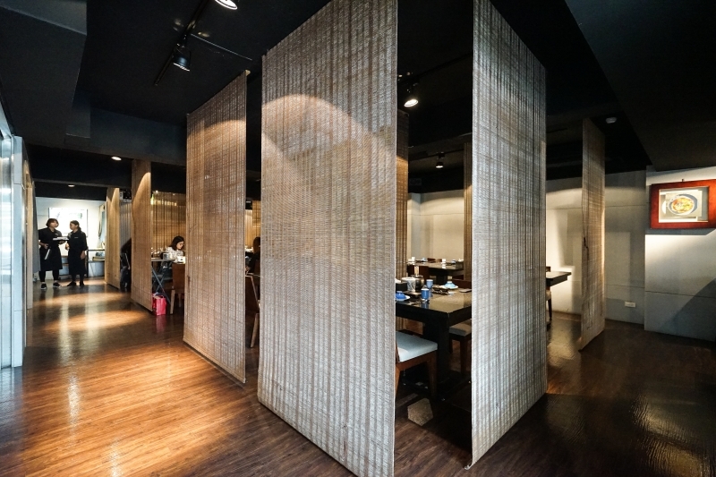 跳躍的宅男 - [台北國父捷運站美食]囍聚精緻鍋物-現流海鮮火鍋鮮美十足，滿滿海膽鮭魚卵蓋飯及黑松露雜炊更是讓人印象深刻 台北火鍋