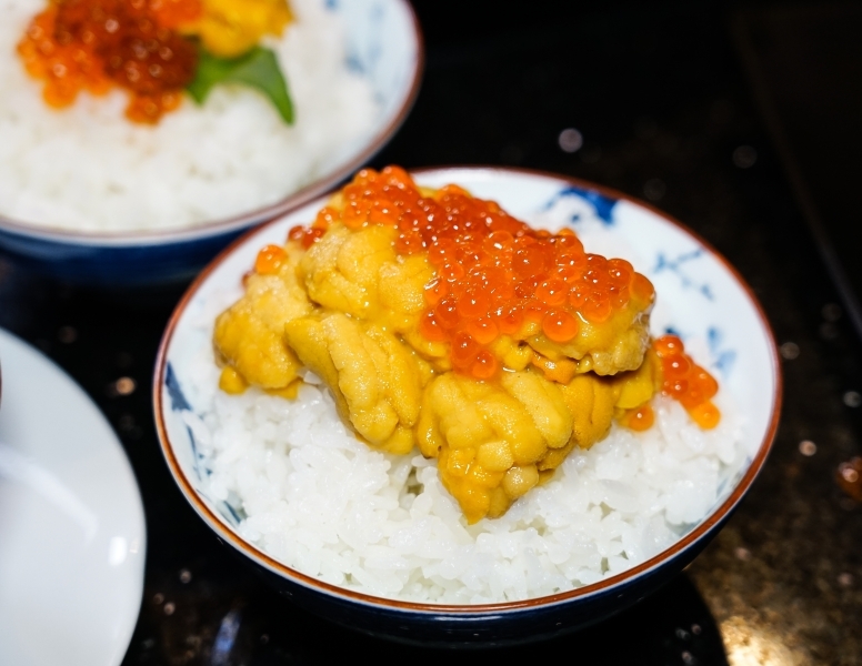 跳躍的宅男 - [台北國父捷運站美食]囍聚精緻鍋物-現流海鮮火鍋鮮美十足，滿滿海膽鮭魚卵蓋飯及黑松露雜炊更是讓人印象深刻 台北火鍋