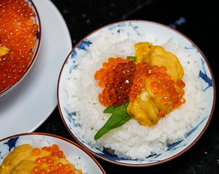 跳躍的宅男 - [台北國父捷運站美食]囍聚精緻鍋物-現流海鮮火鍋鮮美十足，滿滿海膽鮭魚卵蓋飯及黑松露雜炊更是讓人印象深刻 台北火鍋