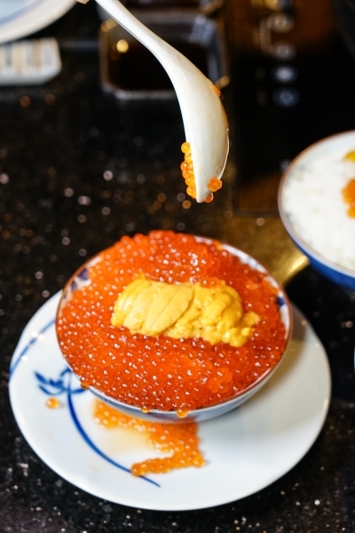 跳躍的宅男 - [台北國父捷運站美食]囍聚精緻鍋物-現流海鮮火鍋鮮美十足，滿滿海膽鮭魚卵蓋飯及黑松露雜炊更是讓人印象深刻 台北火鍋