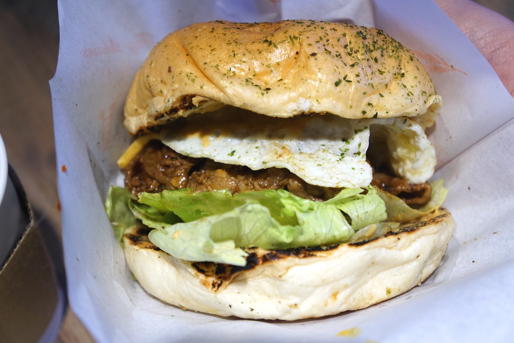 碳香醬爆牛肉堡 碳香醬爆牛肉堡