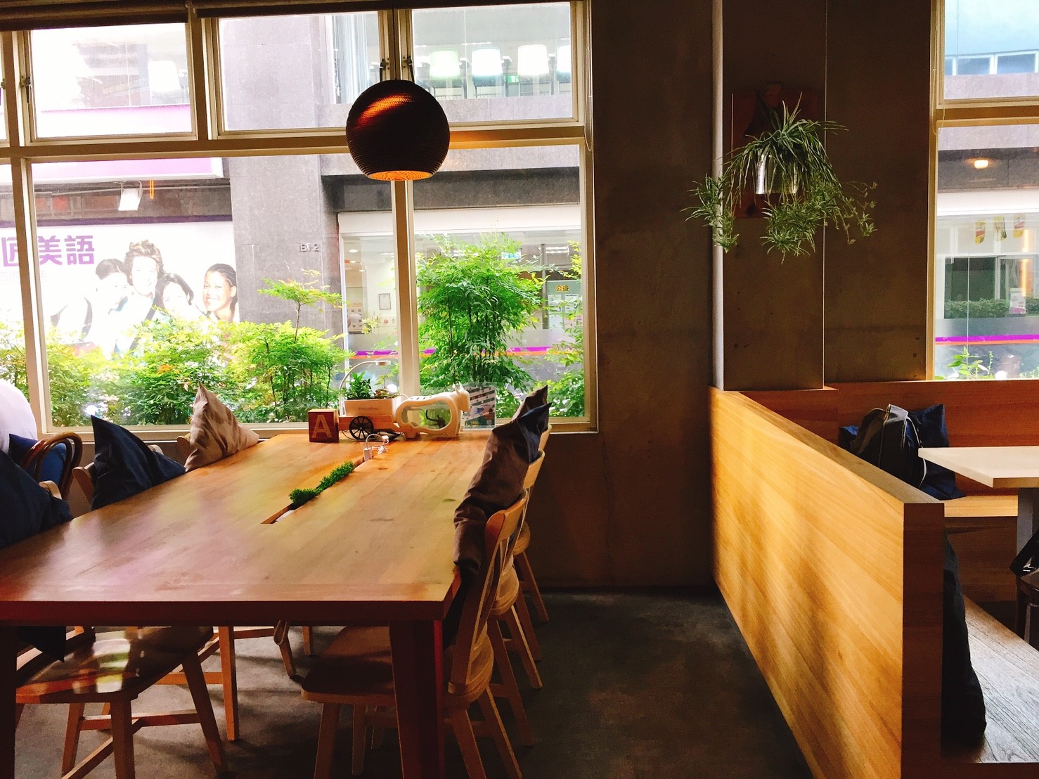 【台中】勤美附近 Isit 餐點每個都看起來超有質感 殺光你的記憶體 適合逛完勤美後坐下休息吹冷氣