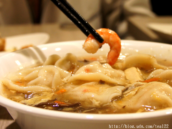 《豐原.鍋貼餃子》五星級內饀的愛心餃子.----京軒鍋貼餃子館