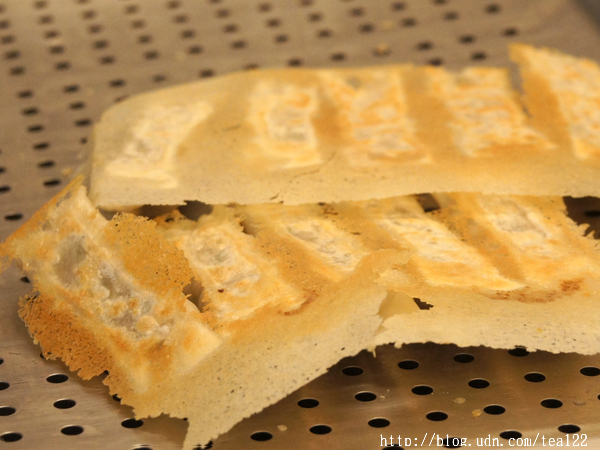 《豐原.鍋貼餃子》五星級內饀的愛心餃子.----京軒鍋貼餃子館