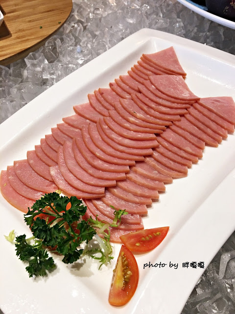 【台中 西屯】肋舖子LePuz◎新美式餐廳、自助式沙拉吧、飲料無限暢飲、商業午餐很划算◎