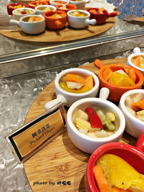 【台中 西屯】肋舖子LePuz◎新美式餐廳、自助式沙拉吧、飲料無限暢飲、商業午餐很划算◎