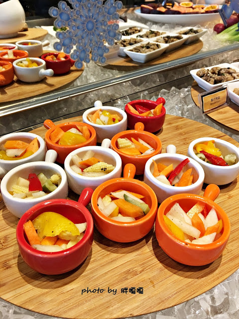 【台中 西屯】肋舖子LePuz◎新美式餐廳、自助式沙拉吧、飲料無限暢飲、商業午餐很划算◎