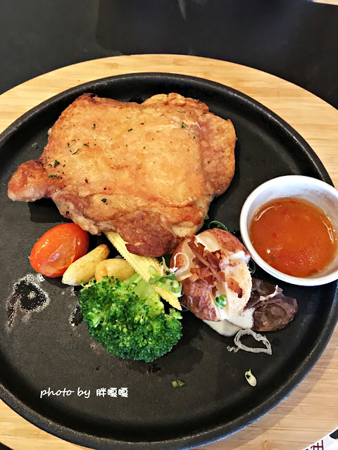 【台中 西屯】肋舖子LePuz◎新美式餐廳、自助式沙拉吧、飲料無限暢飲、商業午餐很划算◎