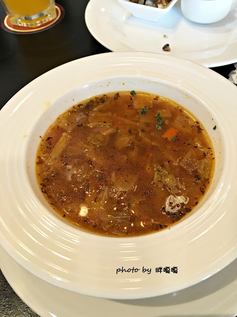 【台中 西屯】肋舖子LePuz◎新美式餐廳、自助式沙拉吧、飲料無限暢飲、商業午餐很划算◎