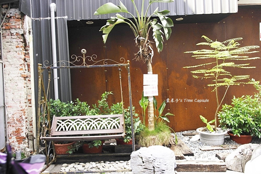 [台南中西區]正興延平公寓-小而巧美式風格民宿，樓中樓房間!近正興街、海安路、國華街!