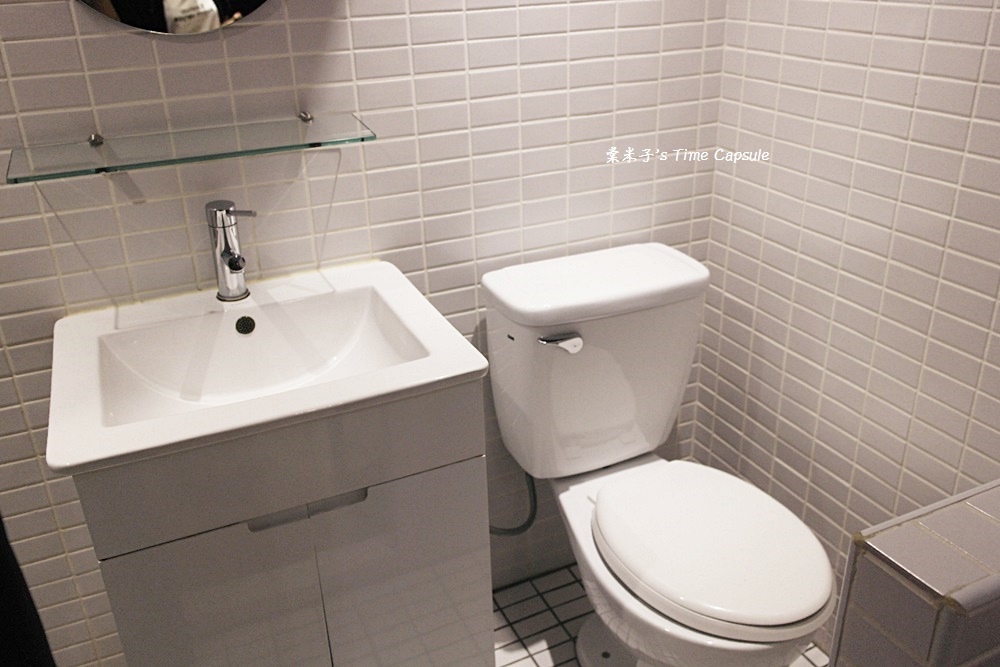 [台南中西區]正興延平公寓-小而巧美式風格民宿，樓中樓房間!近正興街、海安路、國華街!