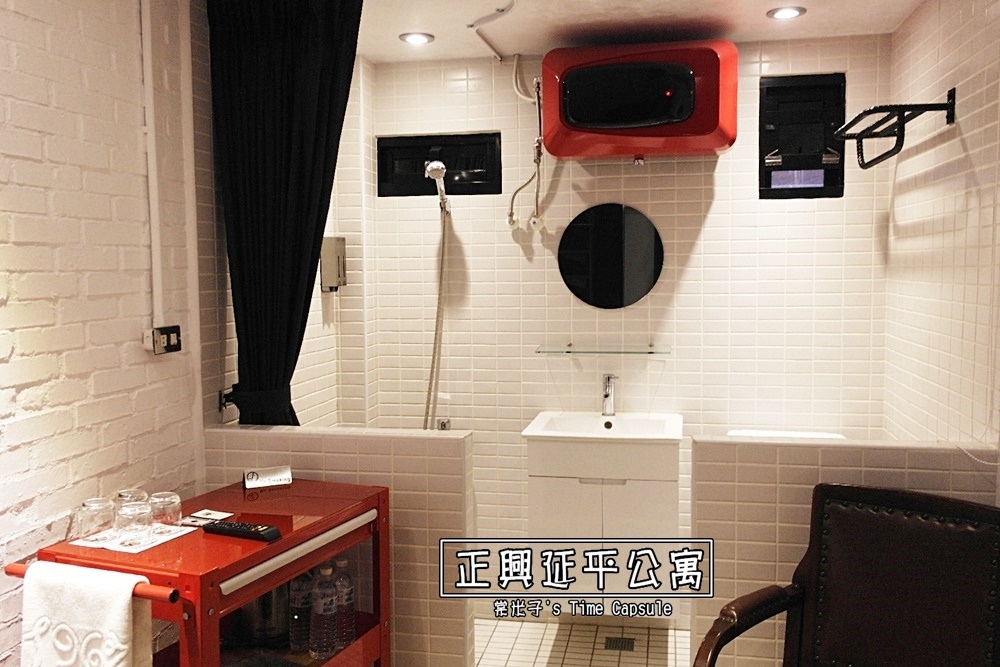 [台南中西區]正興延平公寓-小而巧美式風格民宿，樓中樓房間!近正興街、海安路、國華街!