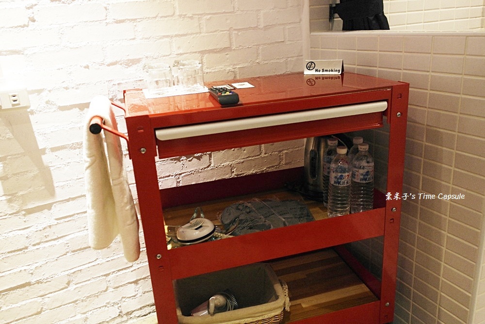 [台南中西區]正興延平公寓-小而巧美式風格民宿，樓中樓房間!近正興街、海安路、國華街!