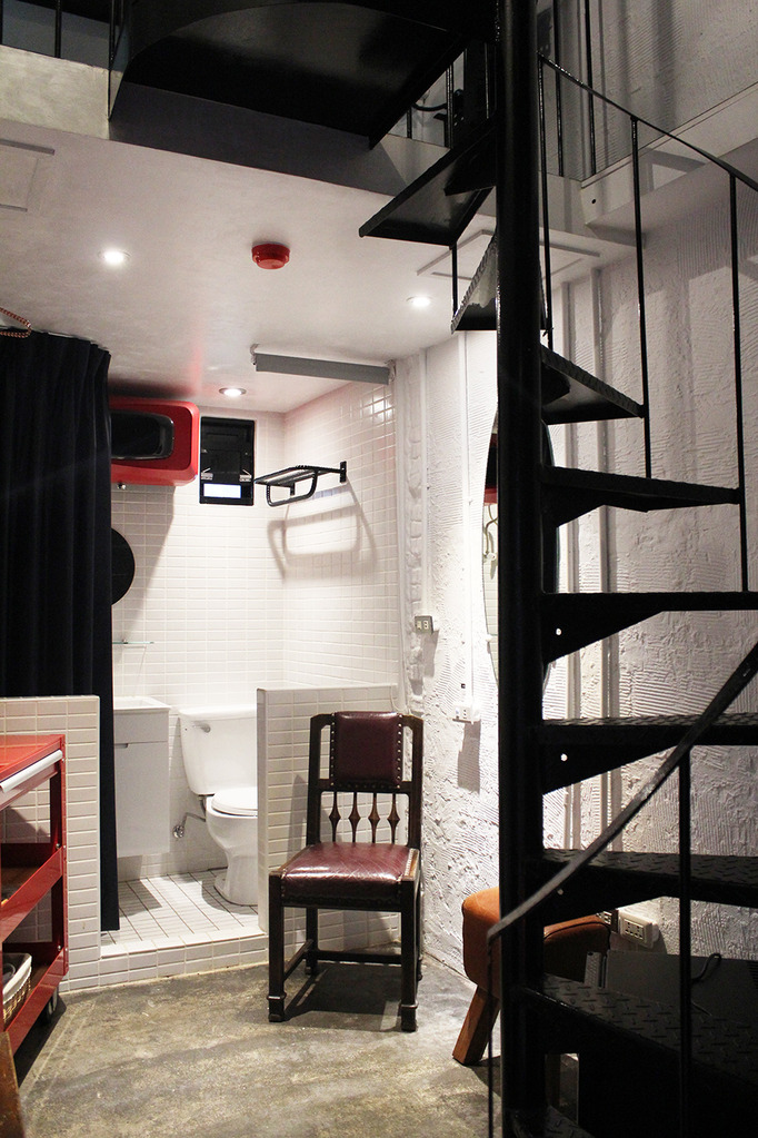 [住宿]●--【台南 中西區】小而巧、工業風設計的文青住宿