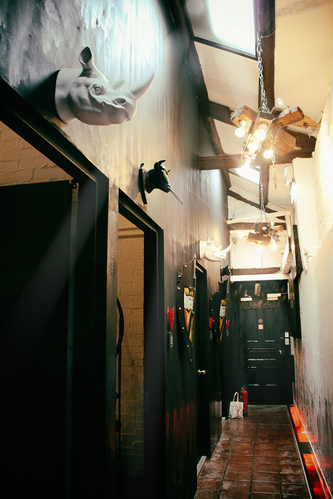 [住宿]●--【台南 中西區】小而巧、工業風設計的文青住宿