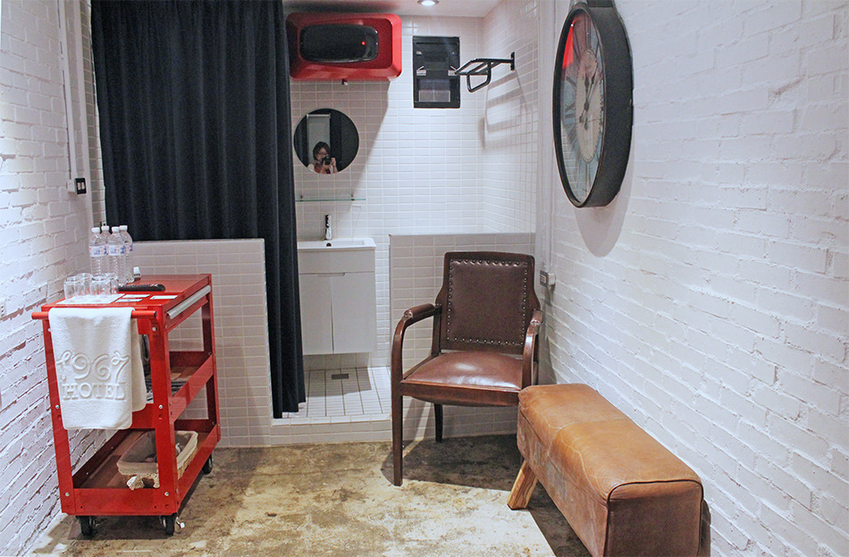 [住宿]●--【台南 中西區】小而巧、工業風設計的文青住宿