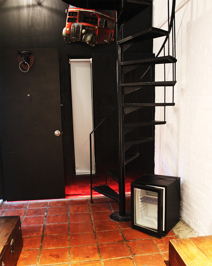 [住宿]●--【台南 中西區】小而巧、工業風設計的文青住宿