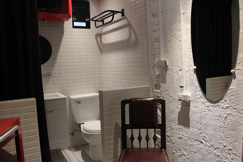 [住宿]●--【台南 中西區】小而巧、工業風設計的文青住宿