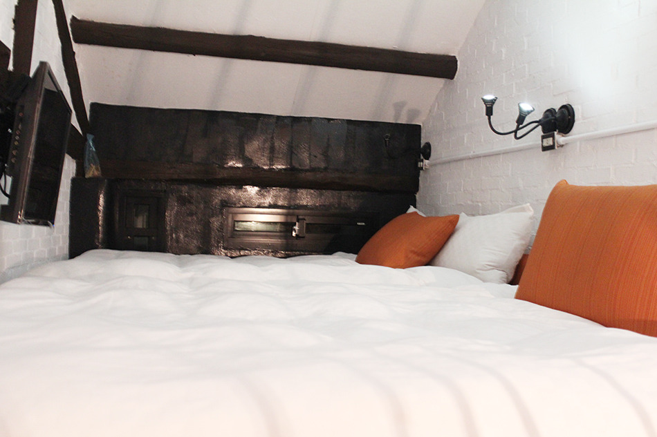 [住宿]●--【台南 中西區】小而巧、工業風設計的文青住宿