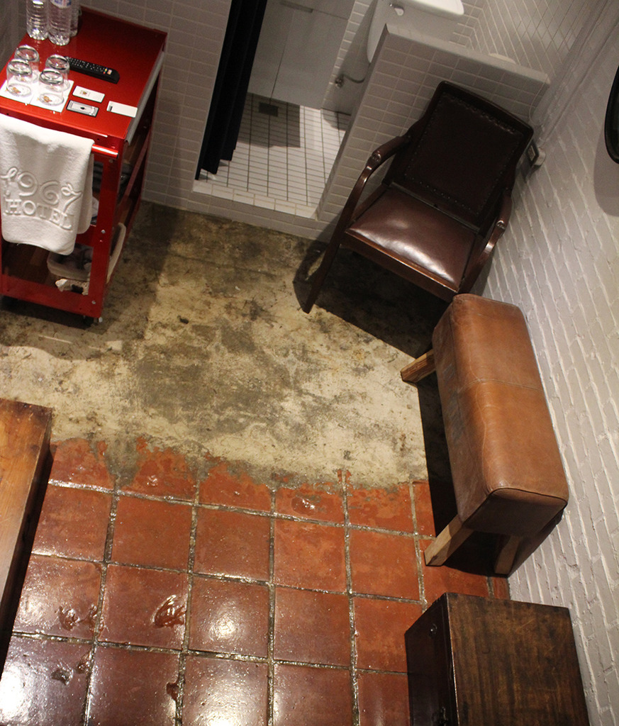 [住宿]●--【台南 中西區】小而巧、工業風設計的文青住宿