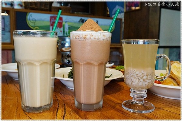 金福氣南洋食堂:台中北屯』金福氣南洋食堂║食尚玩家推薦,懷舊復古風、特色南洋風味餐、彩虹起司吐司超邪惡